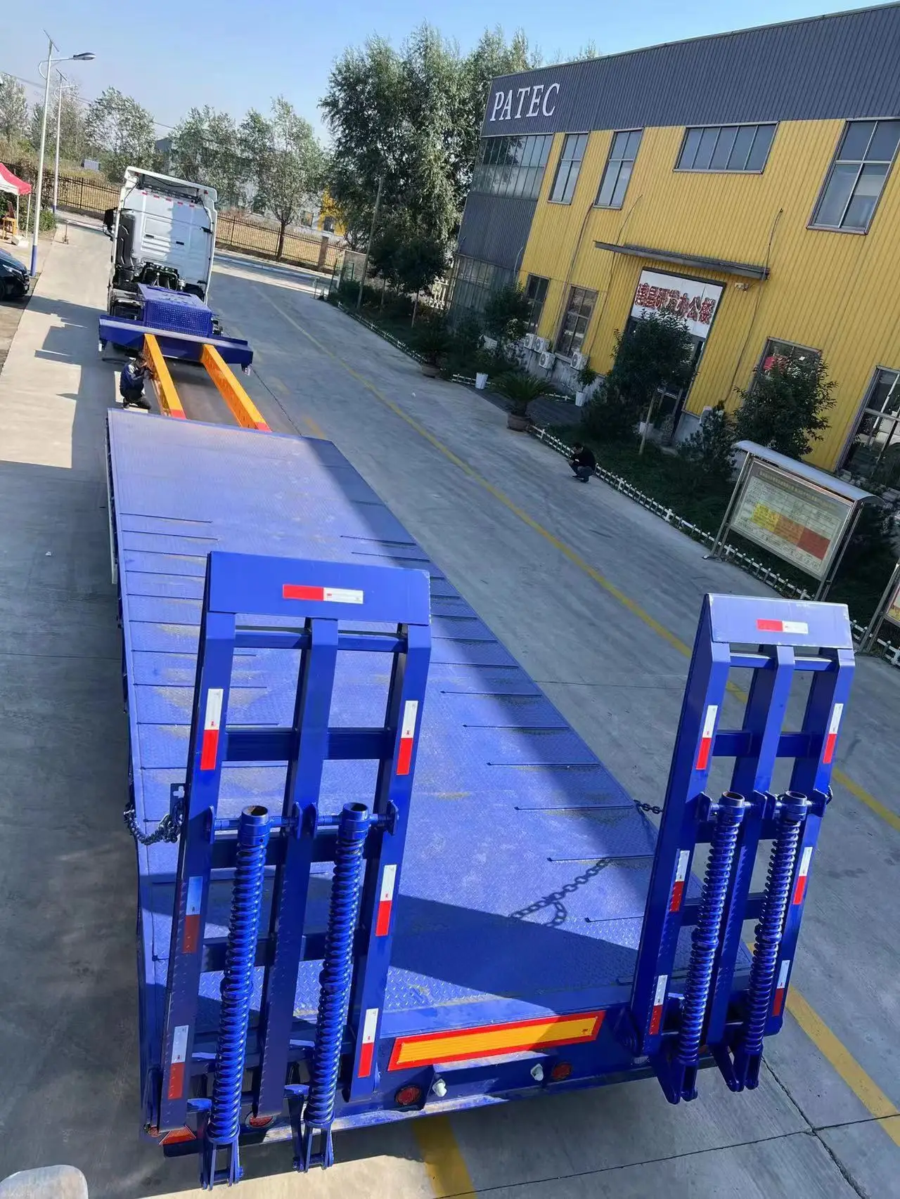 Hydraulic Extendable 80 Tons 4Axles Low Loader Heavy Duty Excavator Transport Step Drop Deck Lowboy