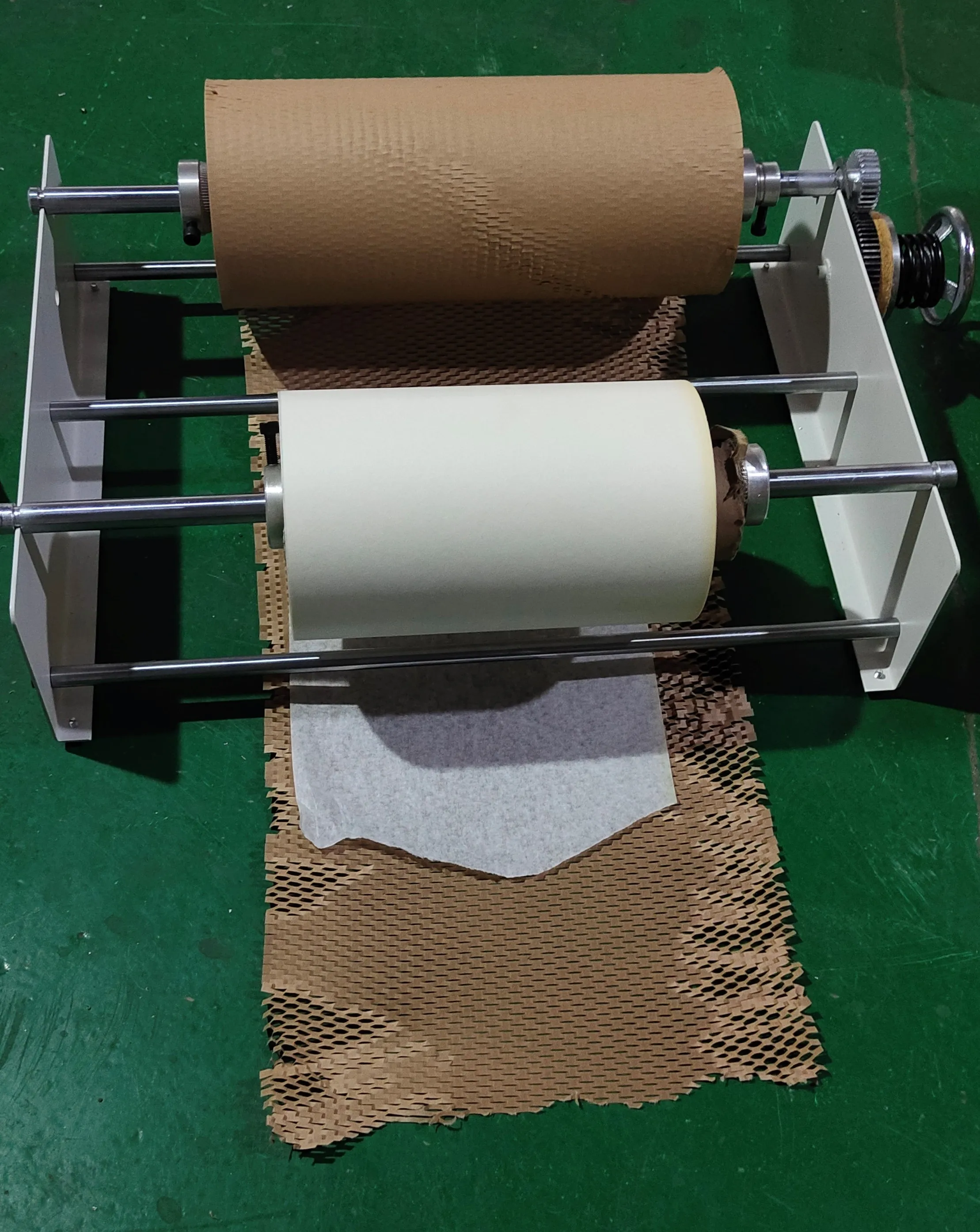 High Speed Expands Honeycomb Paper Wrap Dispenser Machine Auxiliary Equipment Convenient Honeycomb Paper Cutting Machine