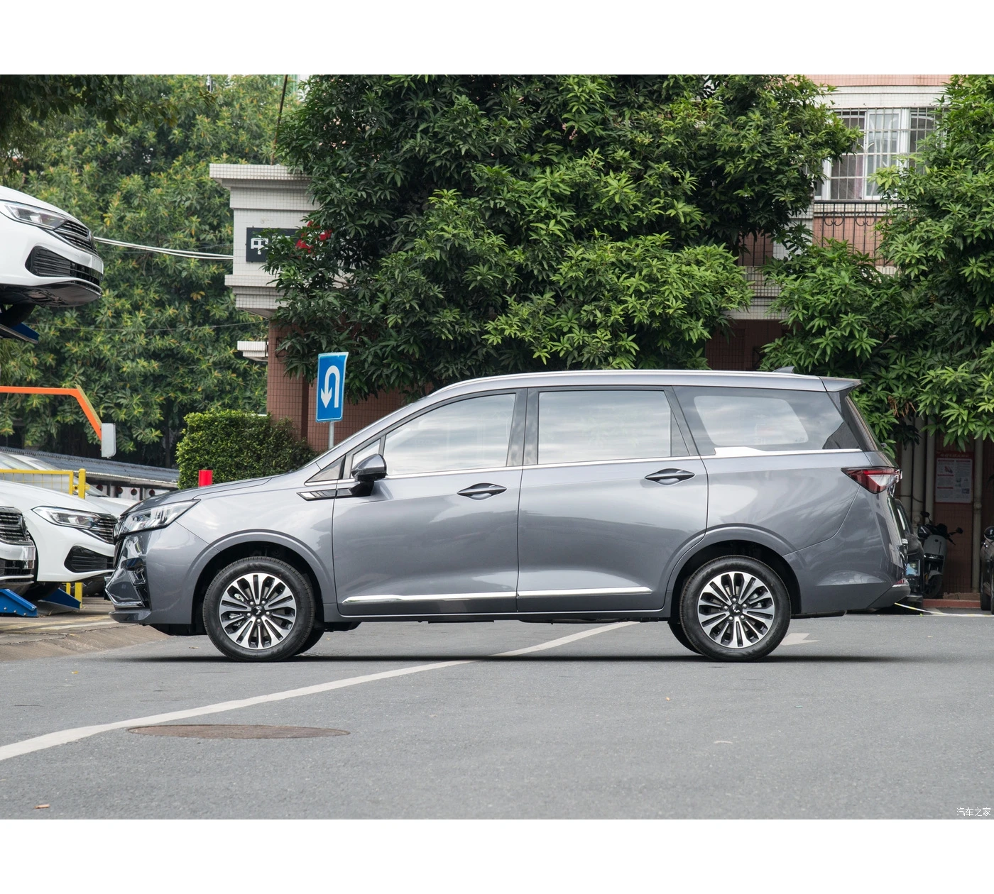 MARCH Wuling Jiachen 1.5L mpv дешевая цена хорошее качество пассажирские мини-фургоны автомобили для продажи lx