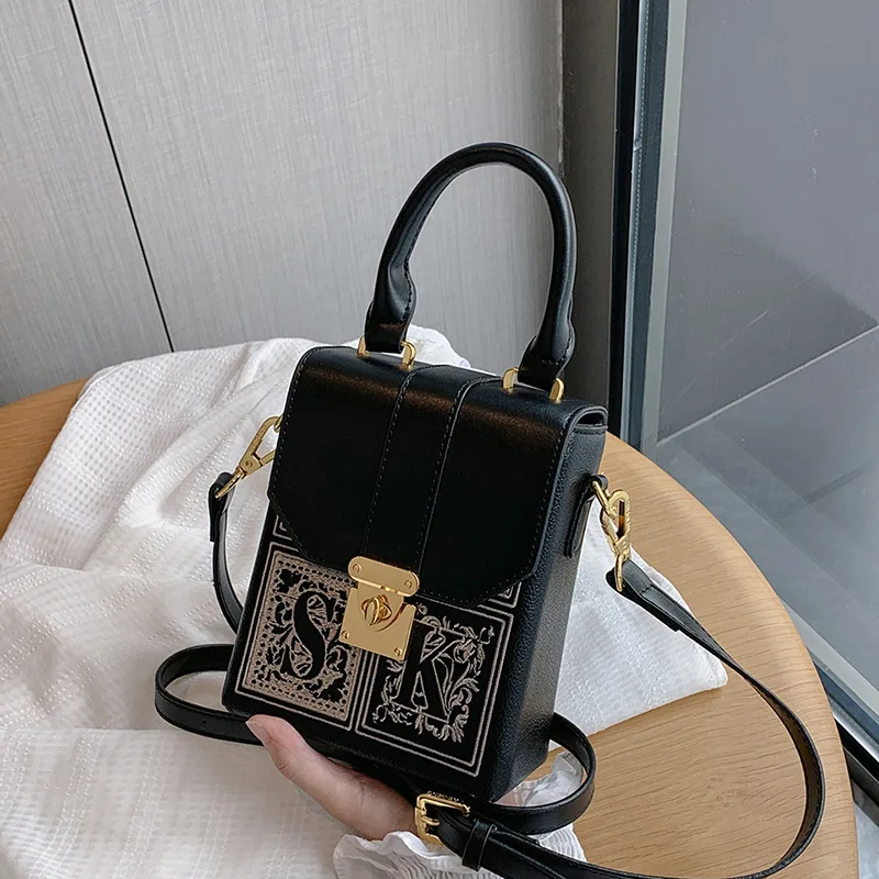 2022 New Style Fashion Women Leather Handbags Rhombus Shoulder Bag Chain Messenger Bag Small Square Bag