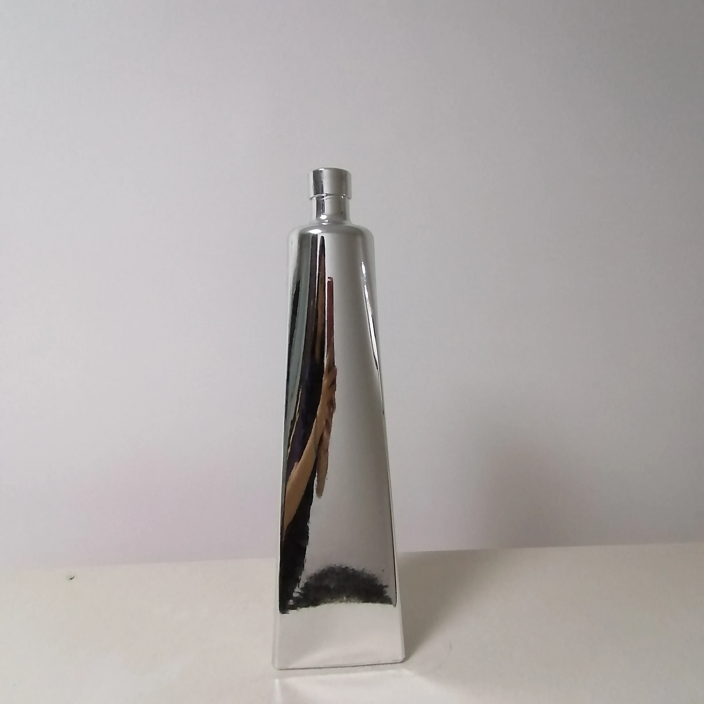 Hot sales electroplating 75cl 750ml sliver vodka glass bottle wine glass bottles with cork