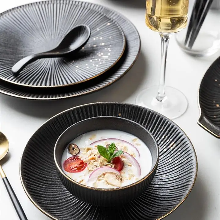 Custom Design Luxury Porcelain Restaurants Bowl Dishes Plates Dinner Set Home Tableware Matt Black Ceramic Dinnerware Set