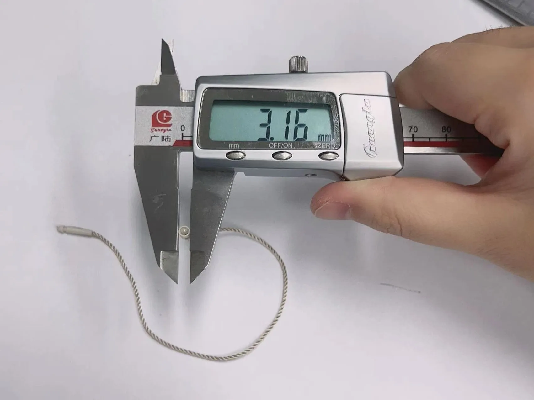 Hot Sale Light Brown Plastic Hang Tag String Lock String Stopper for Clothing