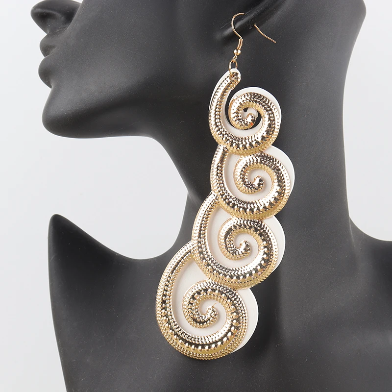 New exaggerated spiral long alloy earrings 4.9 inches wooden oversize gold gear cuff earings for women 2021