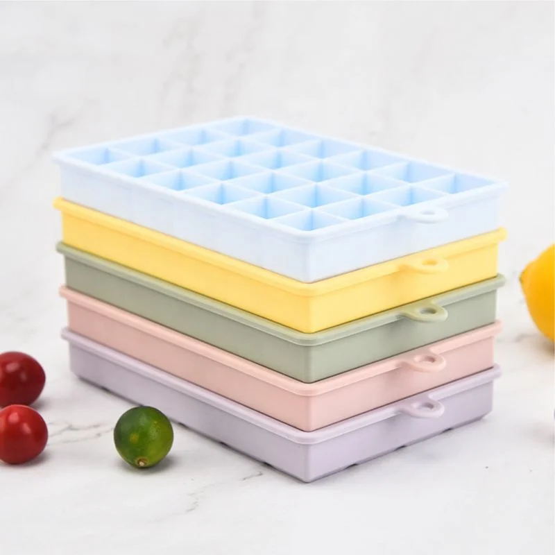 Reusable Food Grade Silicone  Ice Mold Maker for Freezer Easy Release Silicone Ice Cube Tray With Lid
