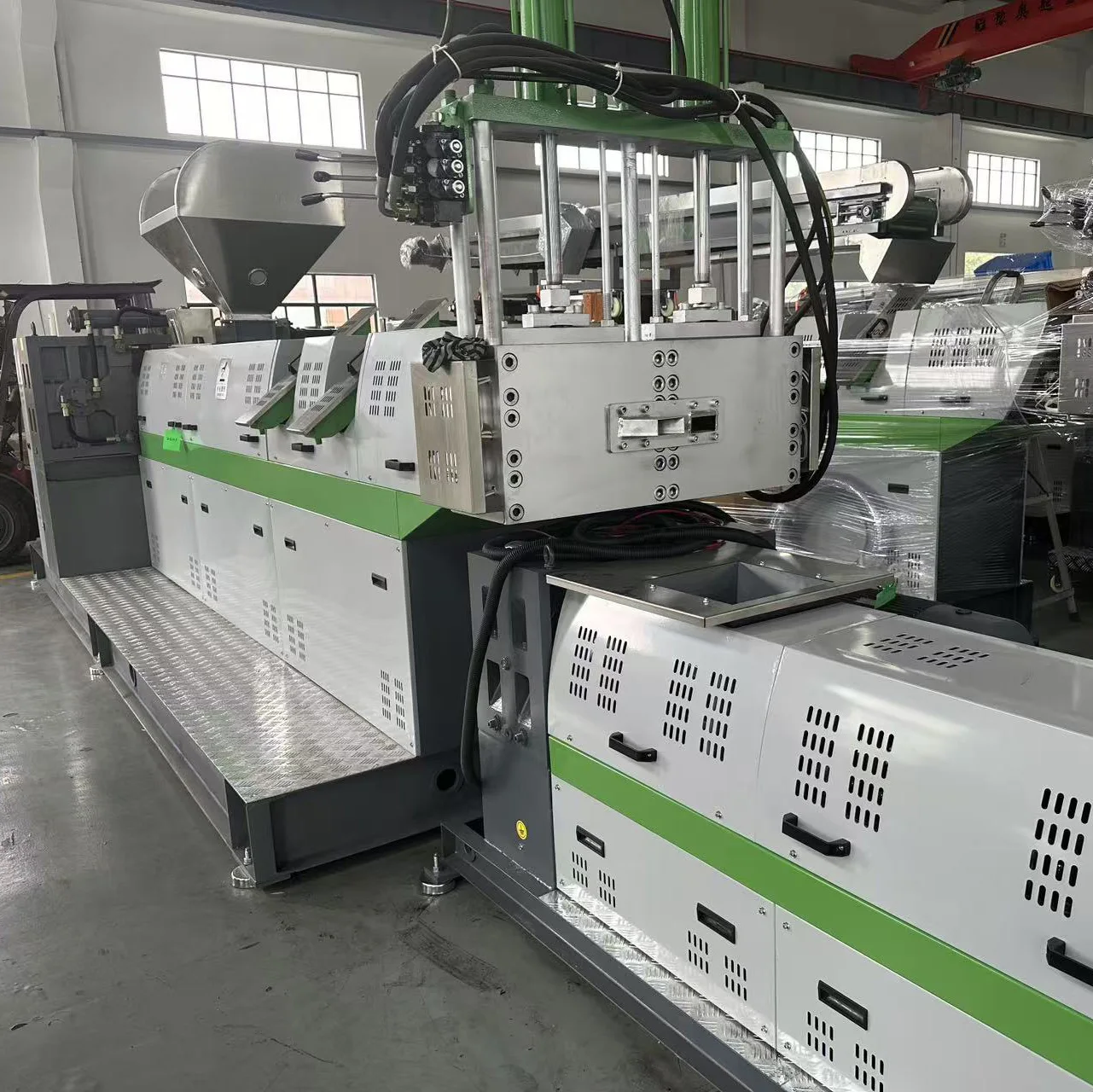 Grinding PP PE hard plastic recycling pelletizing line waste plastic scraps granualting machine plastic pelletiizier