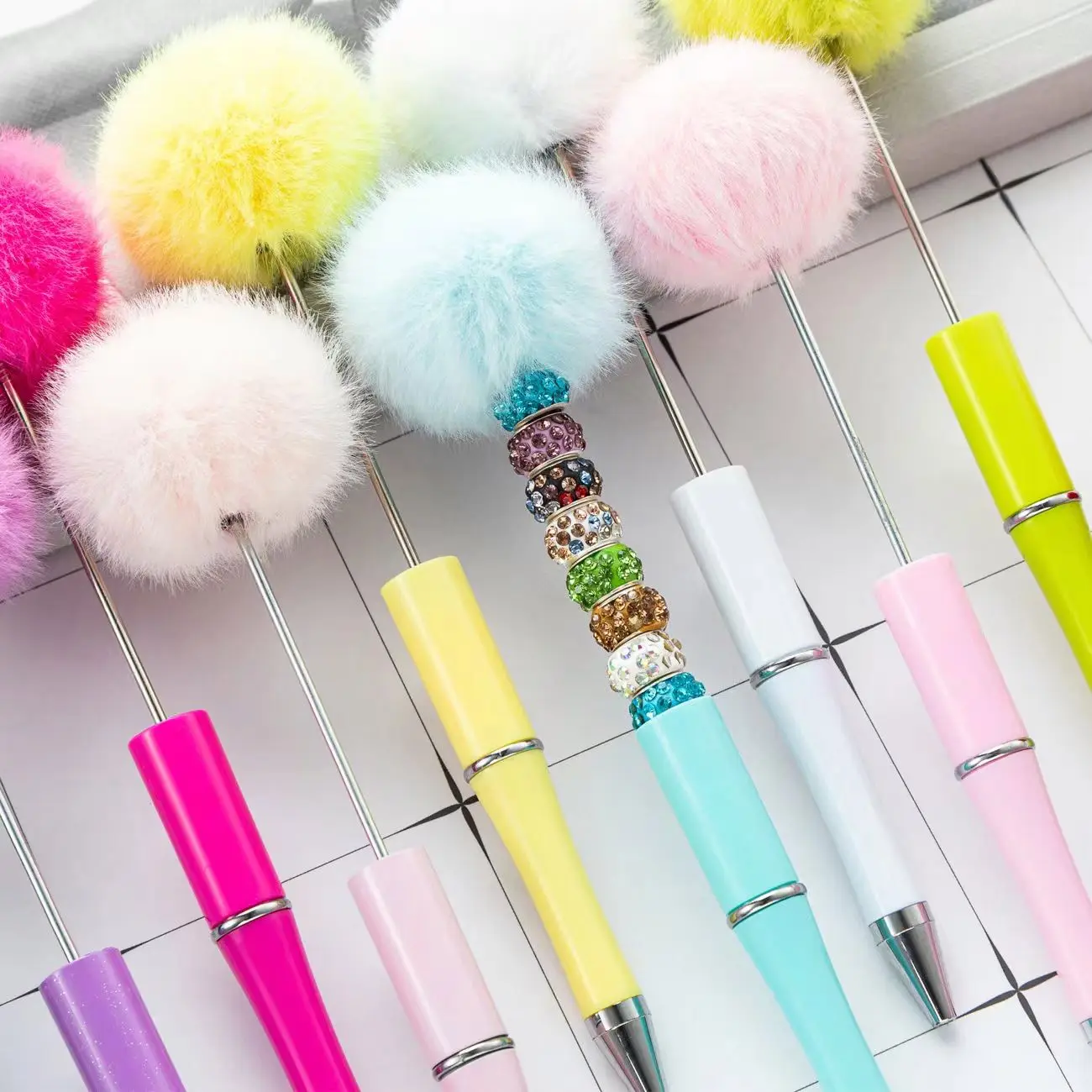 Creative diy hairball beaded pen cute wind fluffy advertising gift pen Hairball beaded ballpoint pen wholesale
