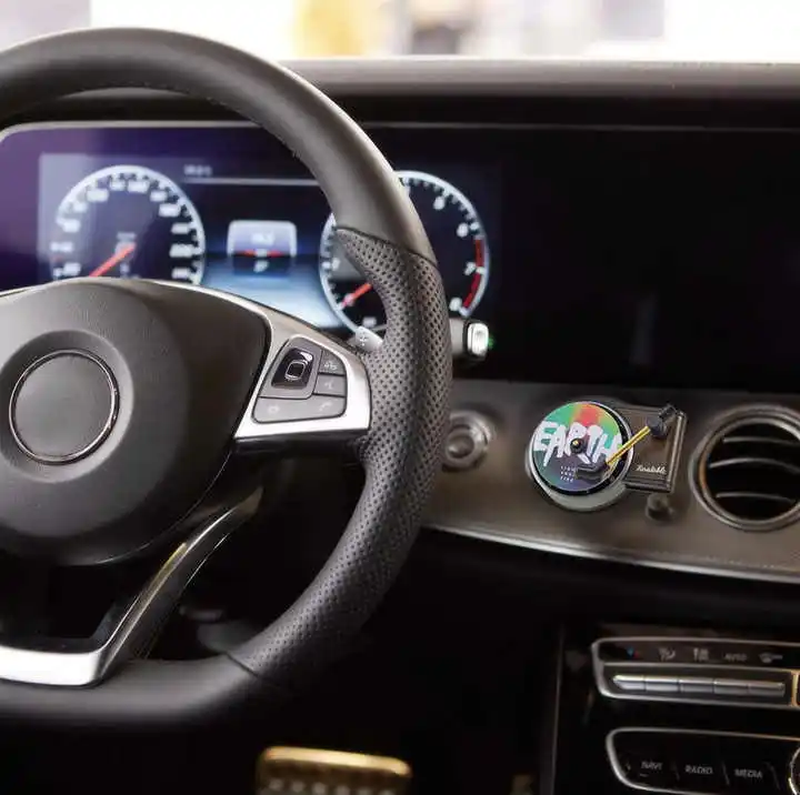 Car Vintage Record Player Aroma Air Conditioning Outlet Air Freshener Vintage Phonograph Creative Display Auto Spare Parts