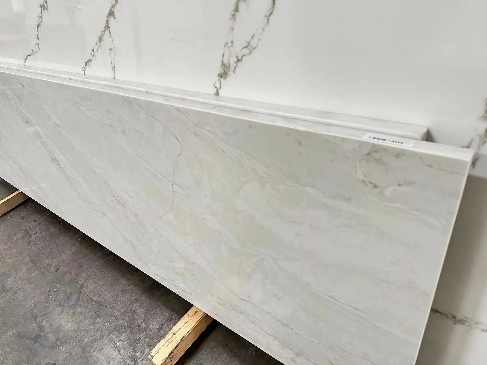 Artificial Stone Slab 18 20 30mm White Calacatta Engineered Stone Polished Kitchen Vanity Countertops