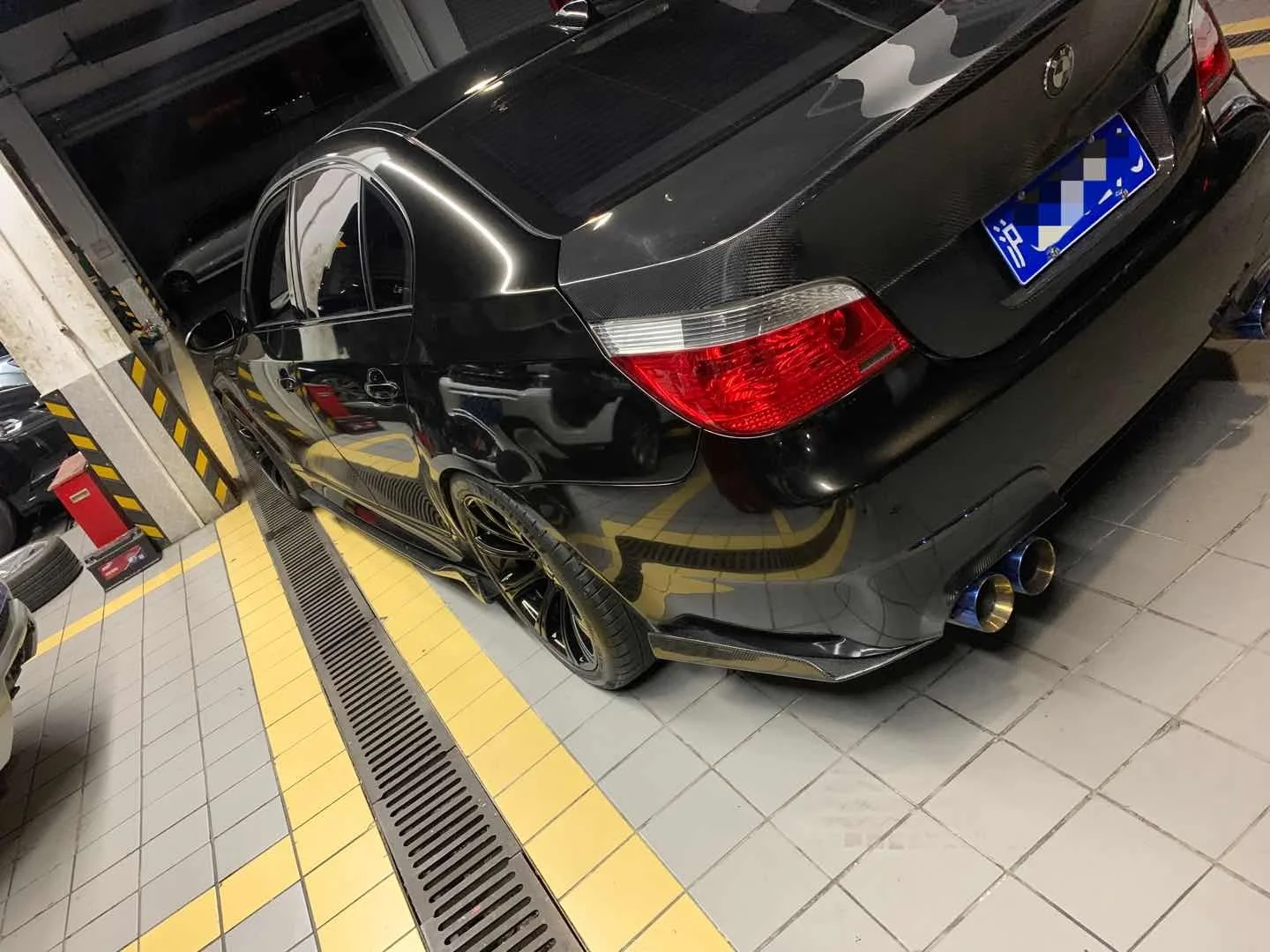 
For BMW E60 M5 Trunk Boot Lid 