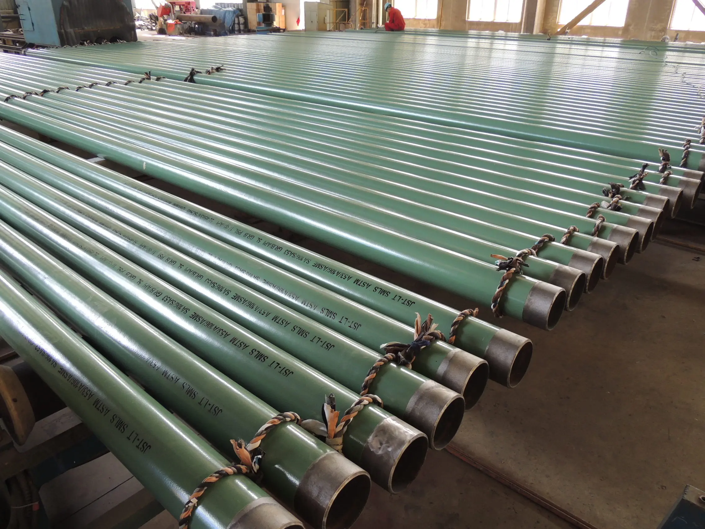 Низкая цена антикоррозионное покрытие бесшовные трубы из углеродистой стали 3LPE/3LPP с покрытием стальная труба