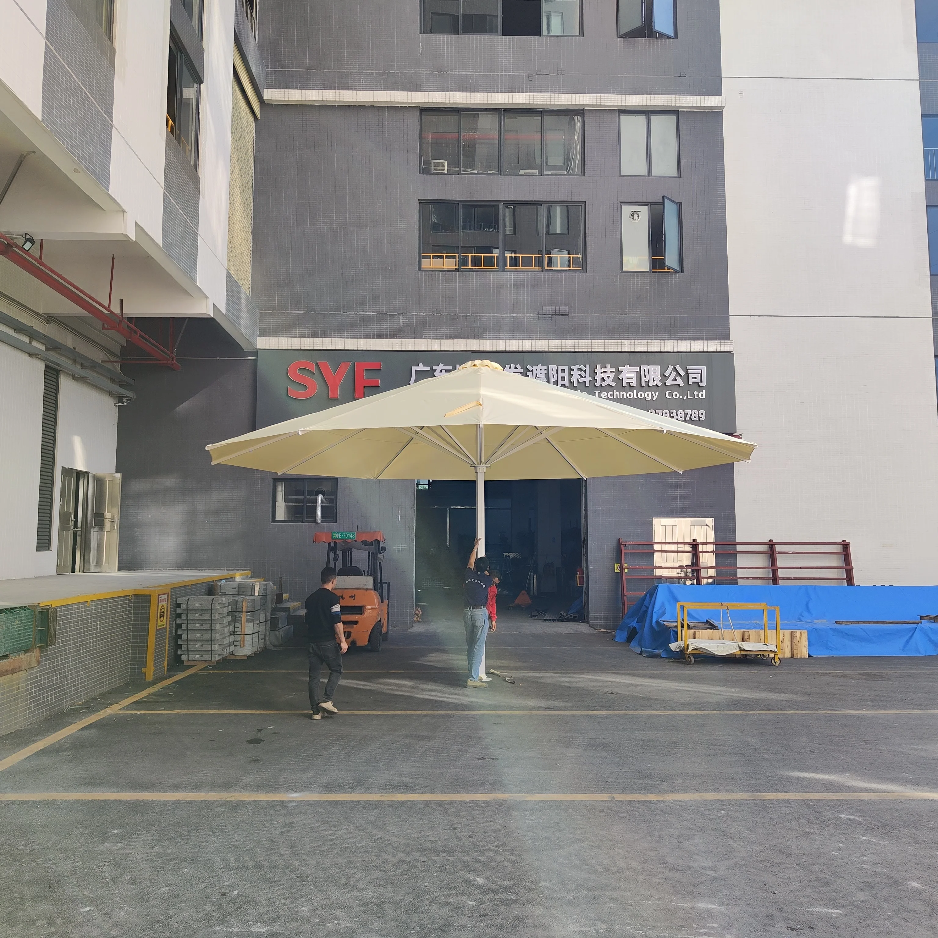 big outdoor umbrella 5m fiber ribs umbrella with logo modern design windshield waterproof large  outdoor patio umbrella