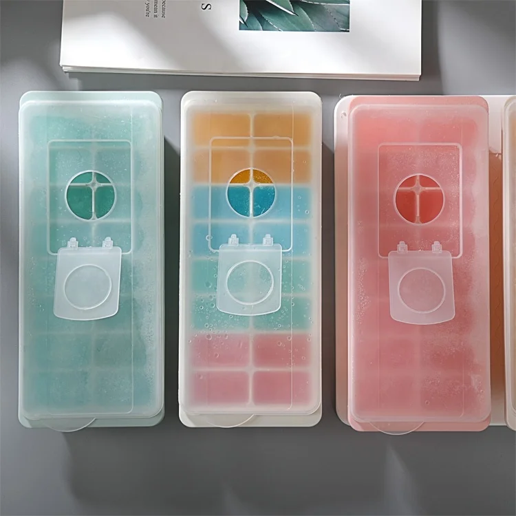 Promotional Gift Items Summer Products Ice Maker Mold with Lid for Freezer Cocktails Plastic Ice Cube Tray