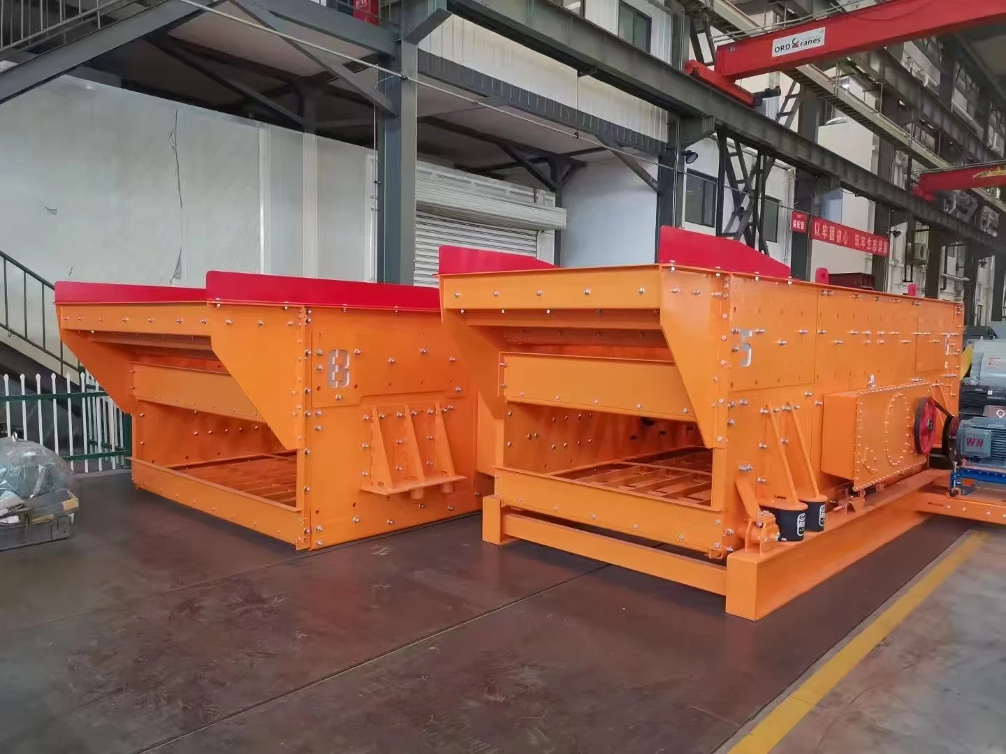 State-of-the-Art Linear Vibrating Screen for Ore Recycling Abrasive Materials with Motor and Engine as Core Components