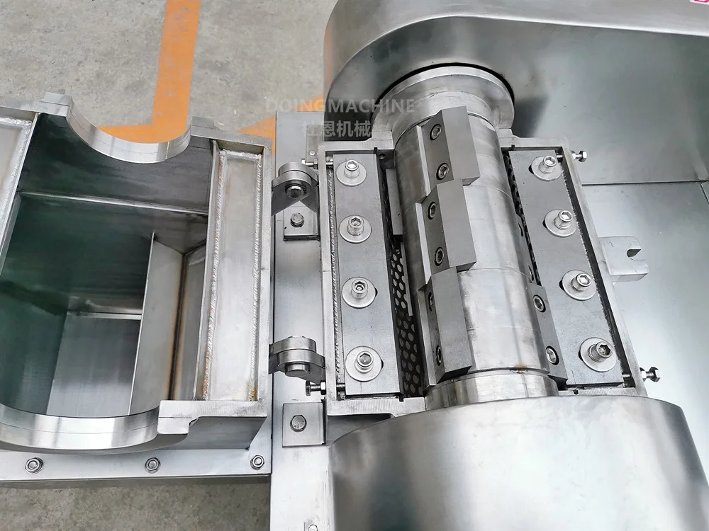 CSJ coarse grinder for bread crumb