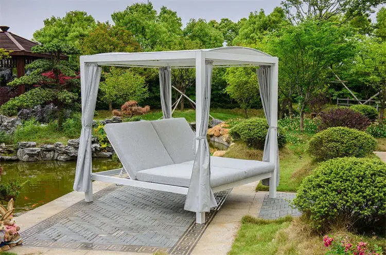 High Quality Luxury Dubai Style Indoor Lounge Chair Swimming Pool Sun Lounger Poly Rattan Outdoor Garden Gazebo Bed