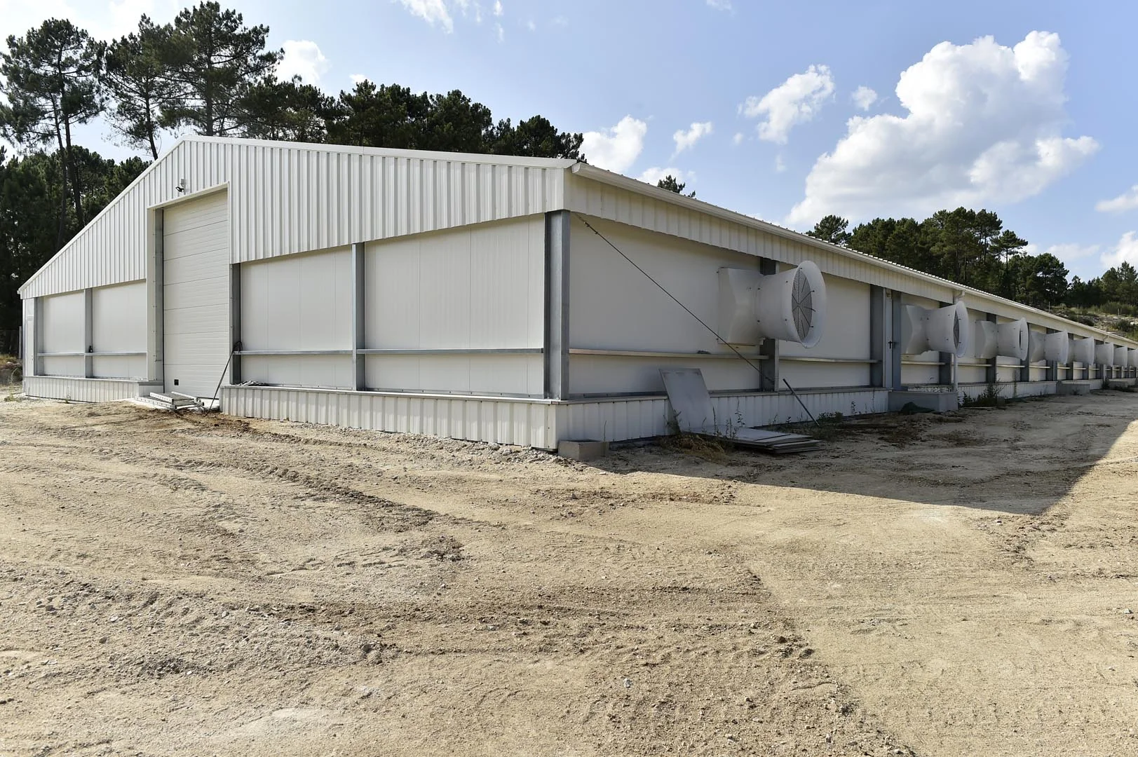 2024 China High Quality Modern Broiler Equipment Poultry Shed Design Chicken Farm Steel Structure