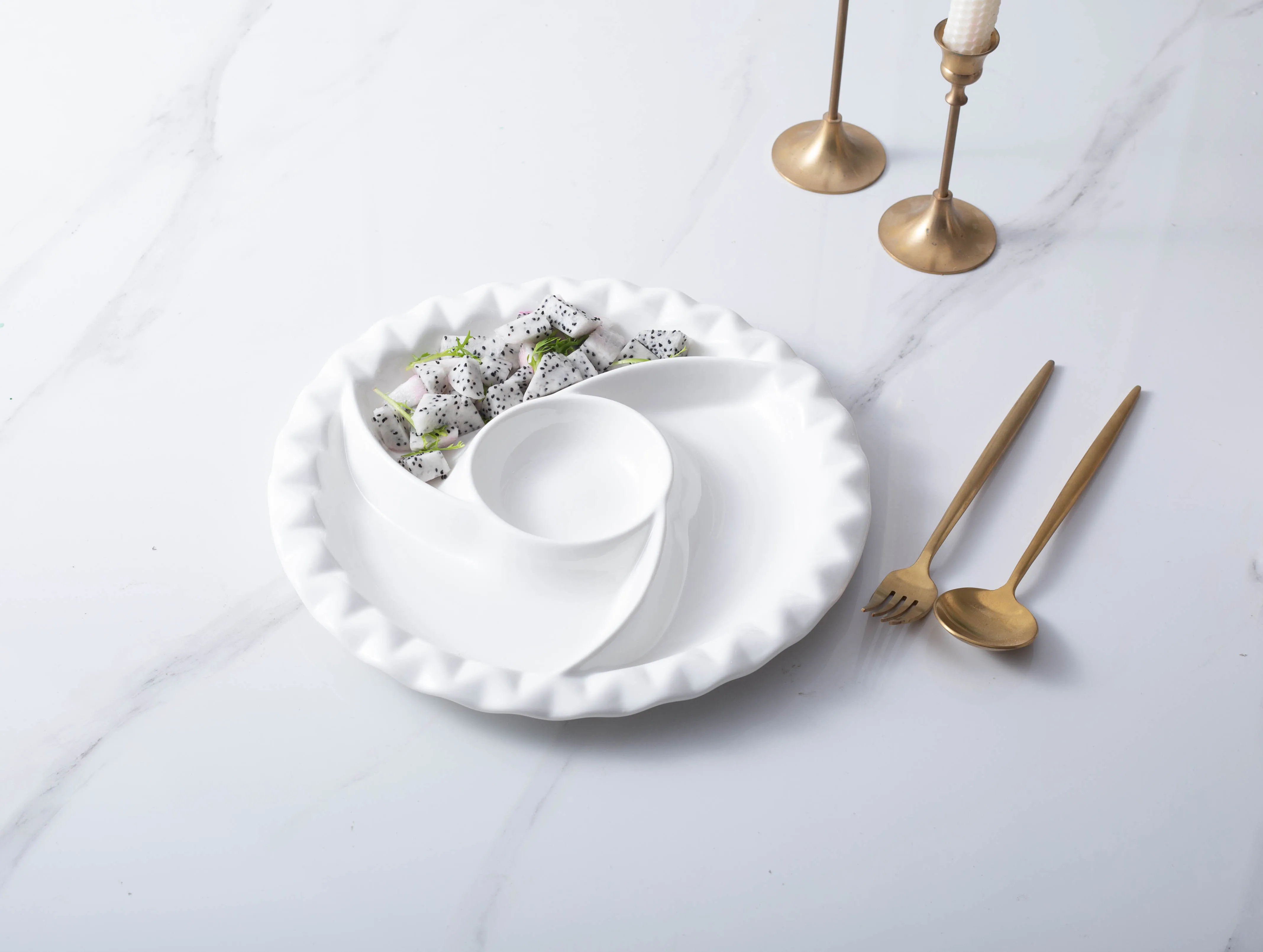 Round compartments ceramic plate white Christmas fruit platter tray porcelain serving platter