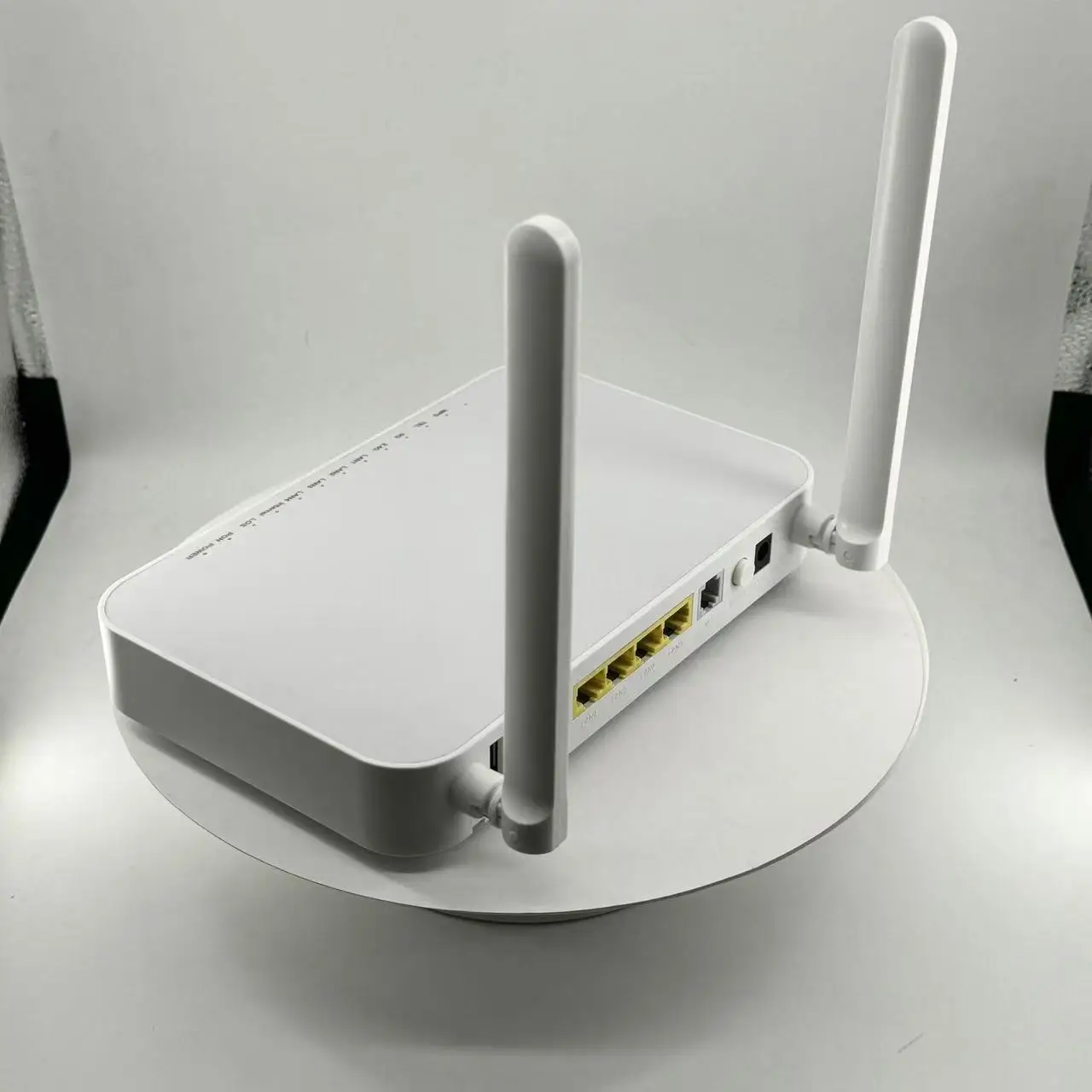EG8145V5 RTS  hot selling Xpon  BEST PRICE  2 antennas XPON 1GE+3FE 1POTS+2USB+WiFi 2.4G/5G 5dBi FTTH CM8145V5 EG8145V5