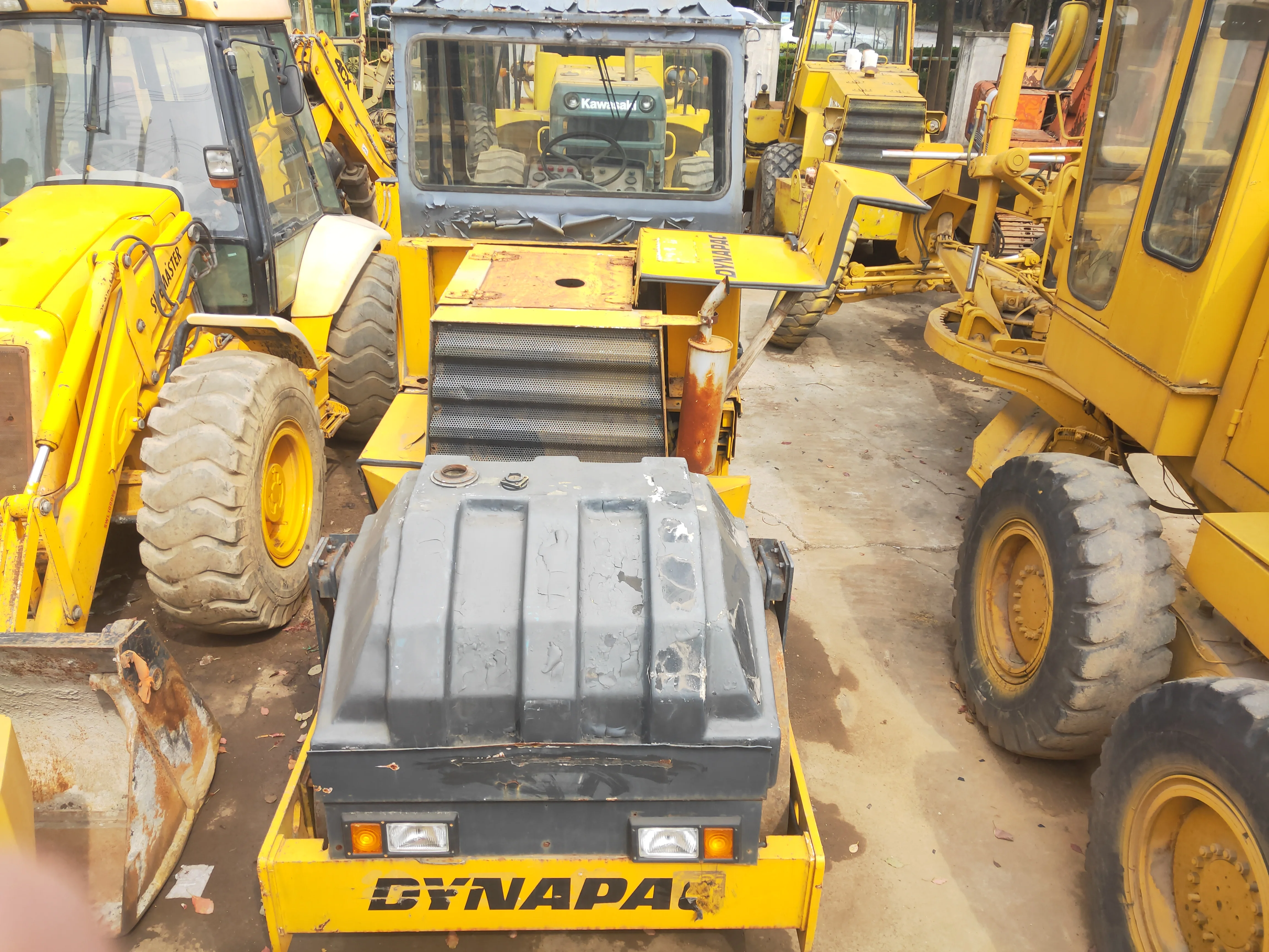 Подержанный ролик подержанного действия Dynapac CC211CA30D CA251D CA25D для продажи с хорошей производительностью и хорошим