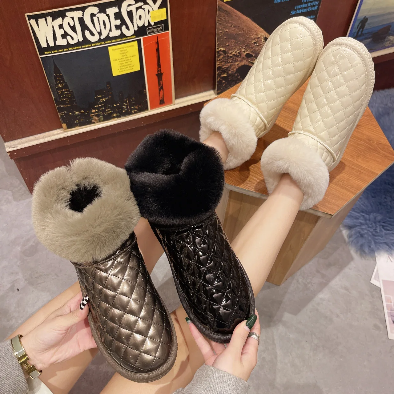 Hellosports/Зимние ботильоны с подкладкой из искусственного меха; Зимние ботинки; Оптовая цена; Блестящие зимние ботинки для