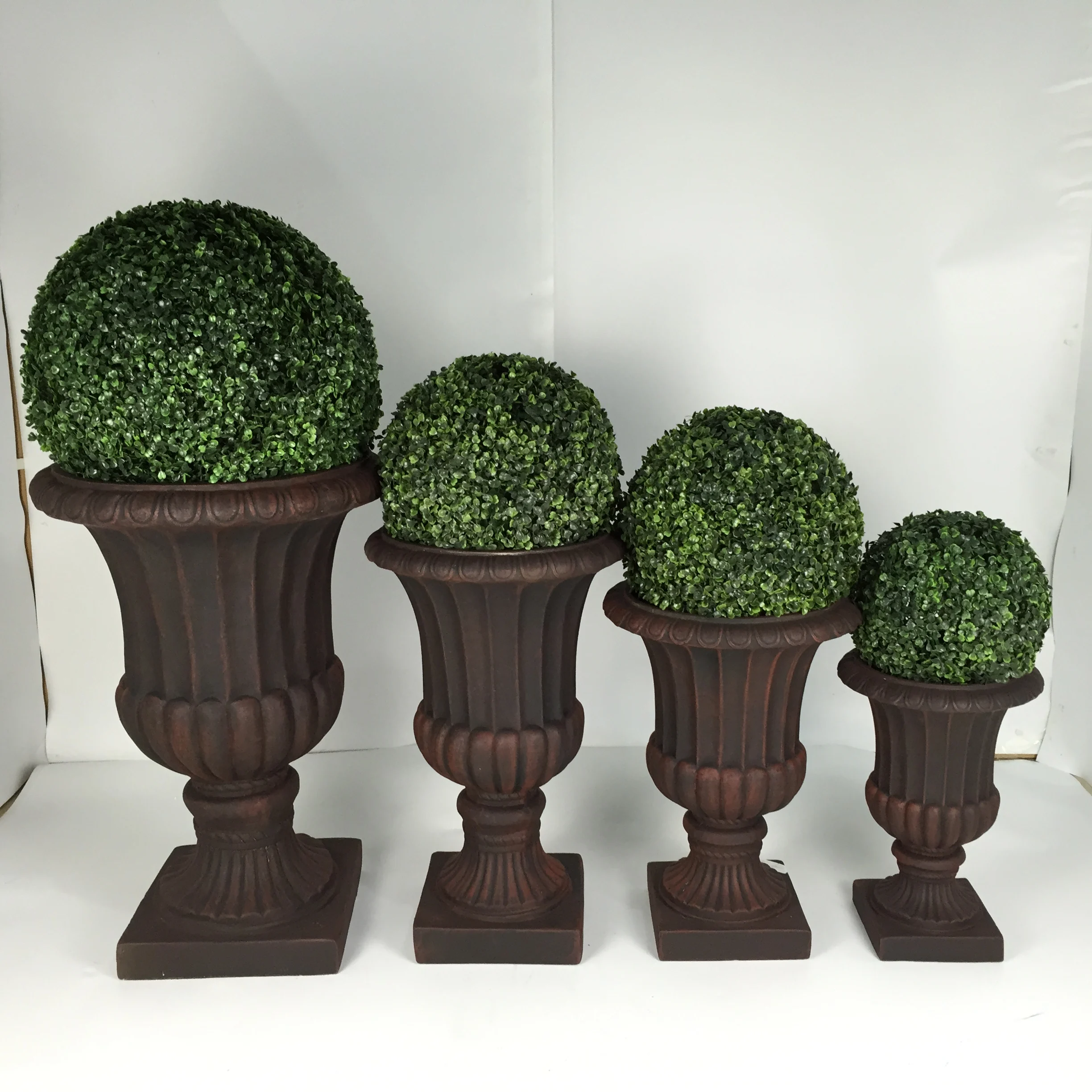 Factory direct sale durable outdoor garden round concrete cement urn planters for garden