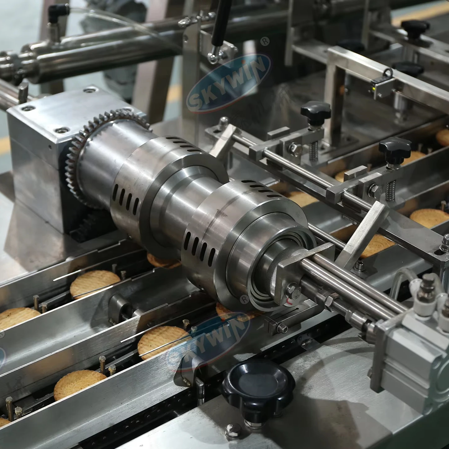 Two-land One-color Jam Cream Chocolate Filled Soft Hard Biscuit Cookie Sandwich Machine with Pile Packing Machine