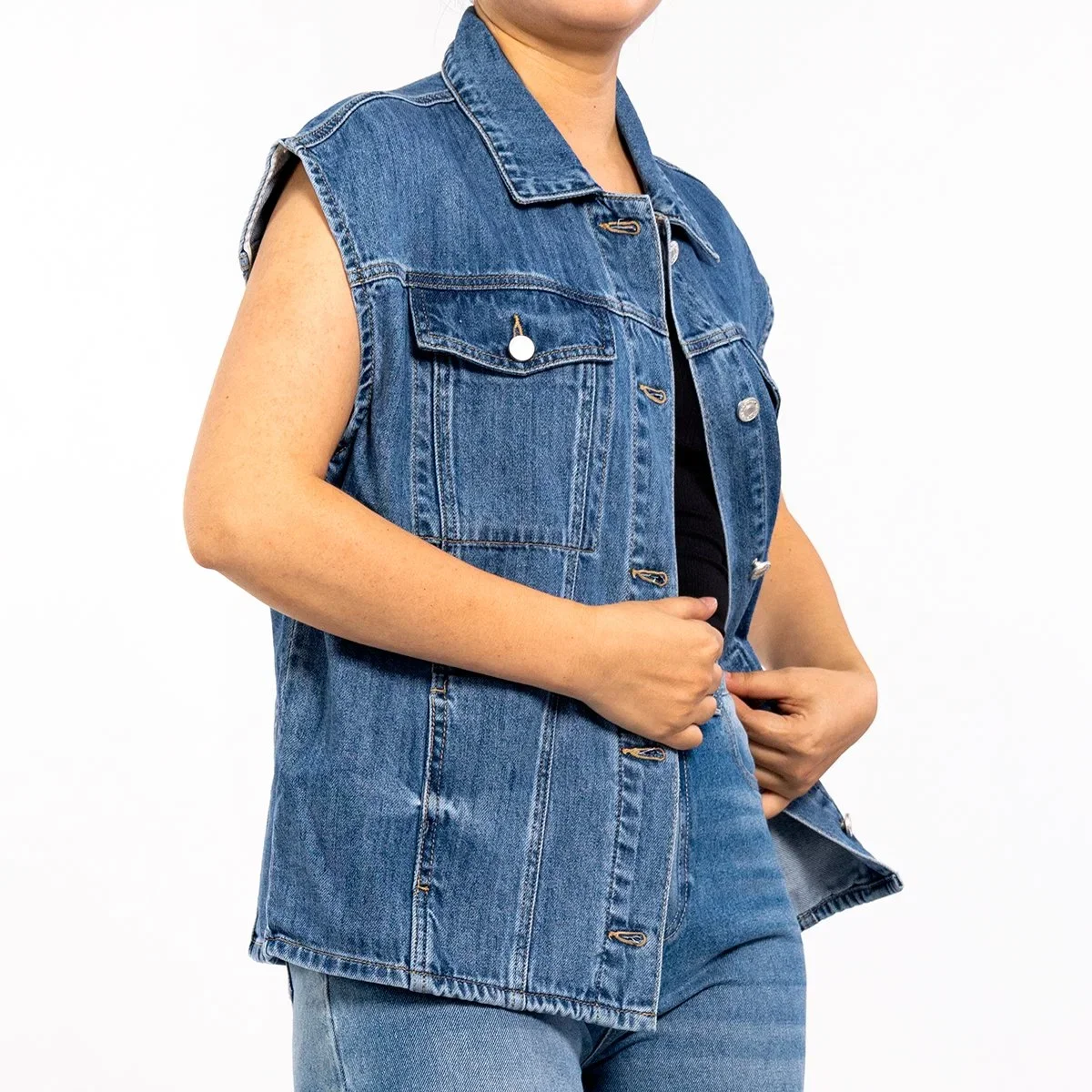 Custom Fashion Casual Dark Blue Denim Sleeveless Vest Jacket for Women With Pockets Ladies Denim Jacket