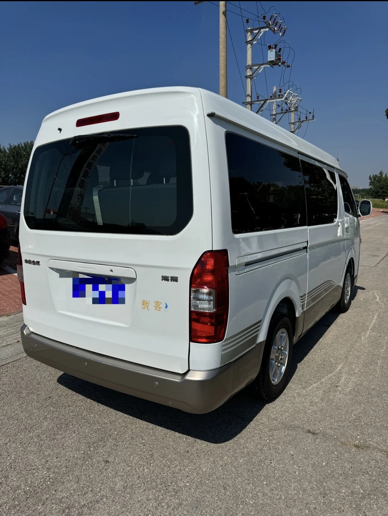 High Quality Jinbei Van Chinese Hiace 9 Seasts Used Mini Bus