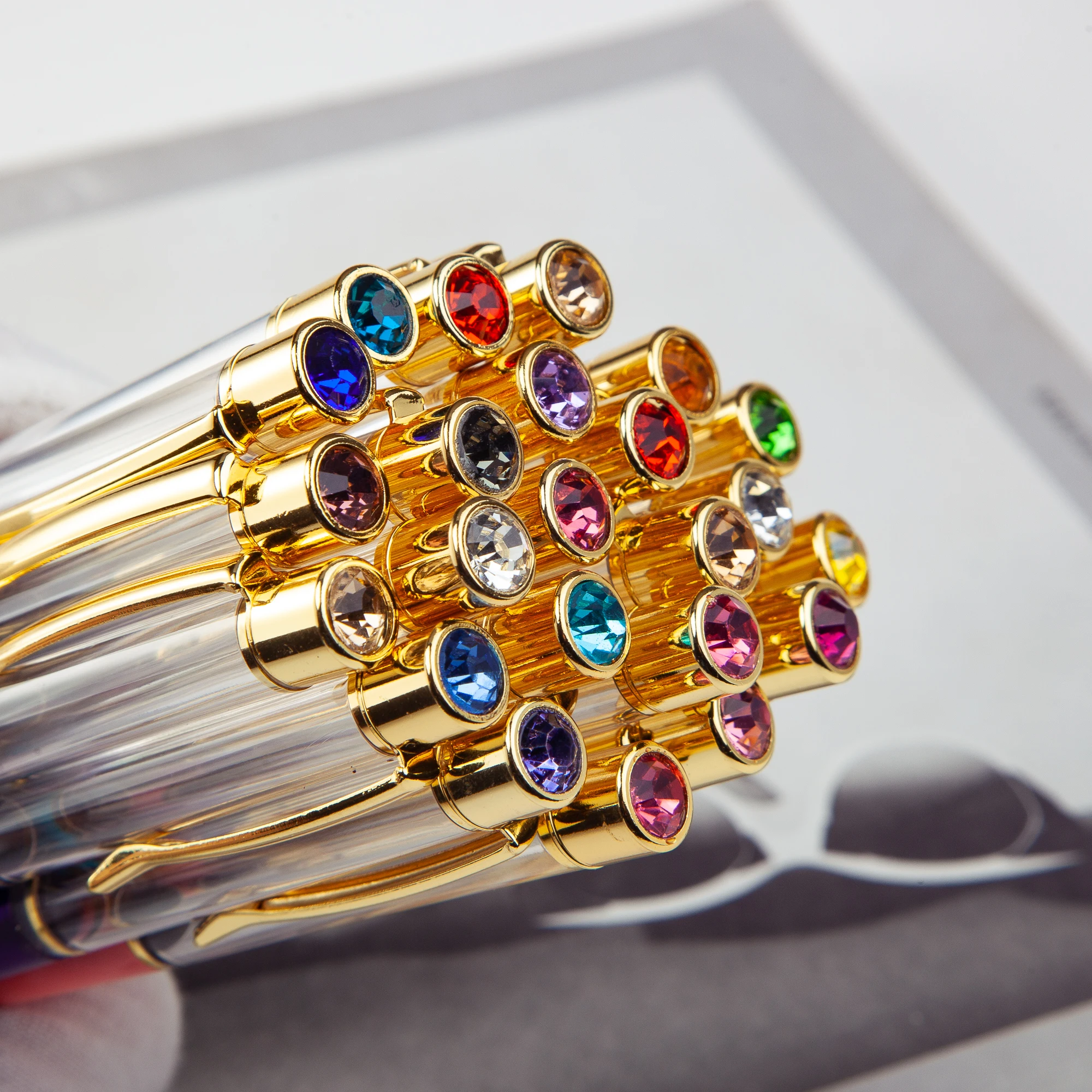 2019 Hot Sales Empty Tube Ballpoint Pen YiWu Gold DIY Filling Glitter Floating Ball Pens with Rhinestone