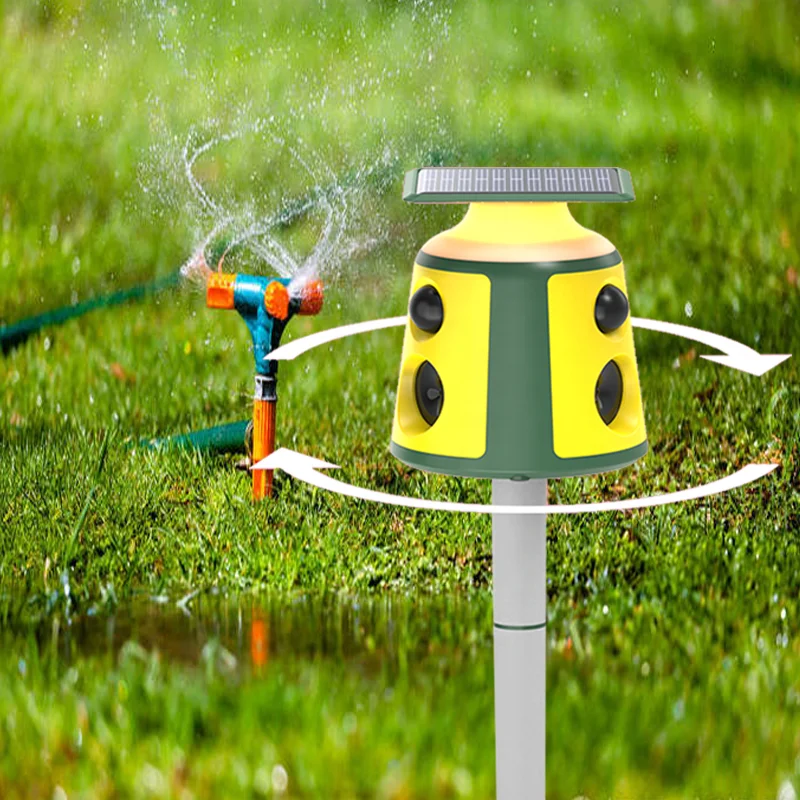 New Design Solar Animal Control Device with Flame Light for Garden Farm Coyote Raccoon dog cat Monkey bird Deterrent Flash Light