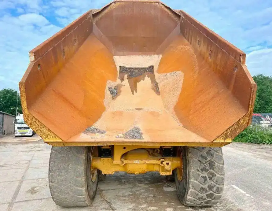 Used 740B Articulated truck Original USA 40 Ton Loading  Machinery Mining dump truck for sale