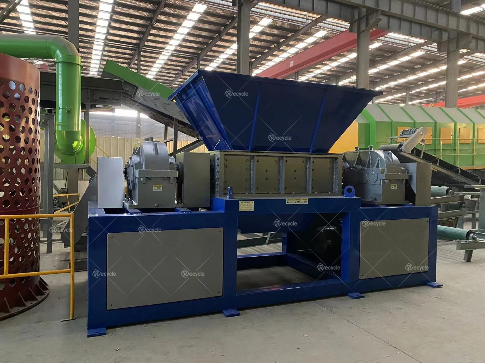 High Efficiency 2 Shaft Plastic Recycling Machinery Tires Scrap Tyre Metal Shredder Machine