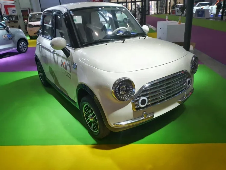 low speed electric car mini SUV 5 doors 5 seats 3000W Handsome