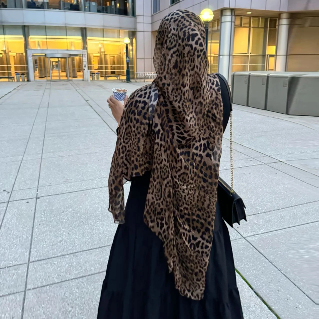 Sharut Hot Selling Wholesale Women Muslim Shawl Light Weight Soft Cotton Scarf Large Leopard Print Hijabi Viscose Hijab Scarf