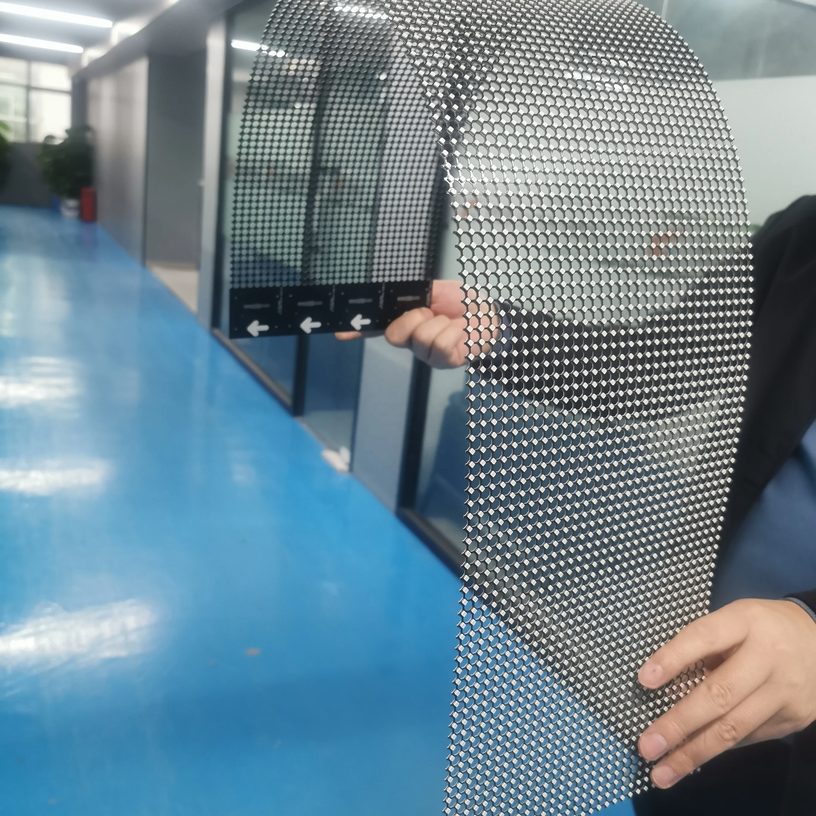 Заводская распродажа светодиодная голографическая пленка P20 видеопленка настенный дисплей высокого разрешения для выставочного использования