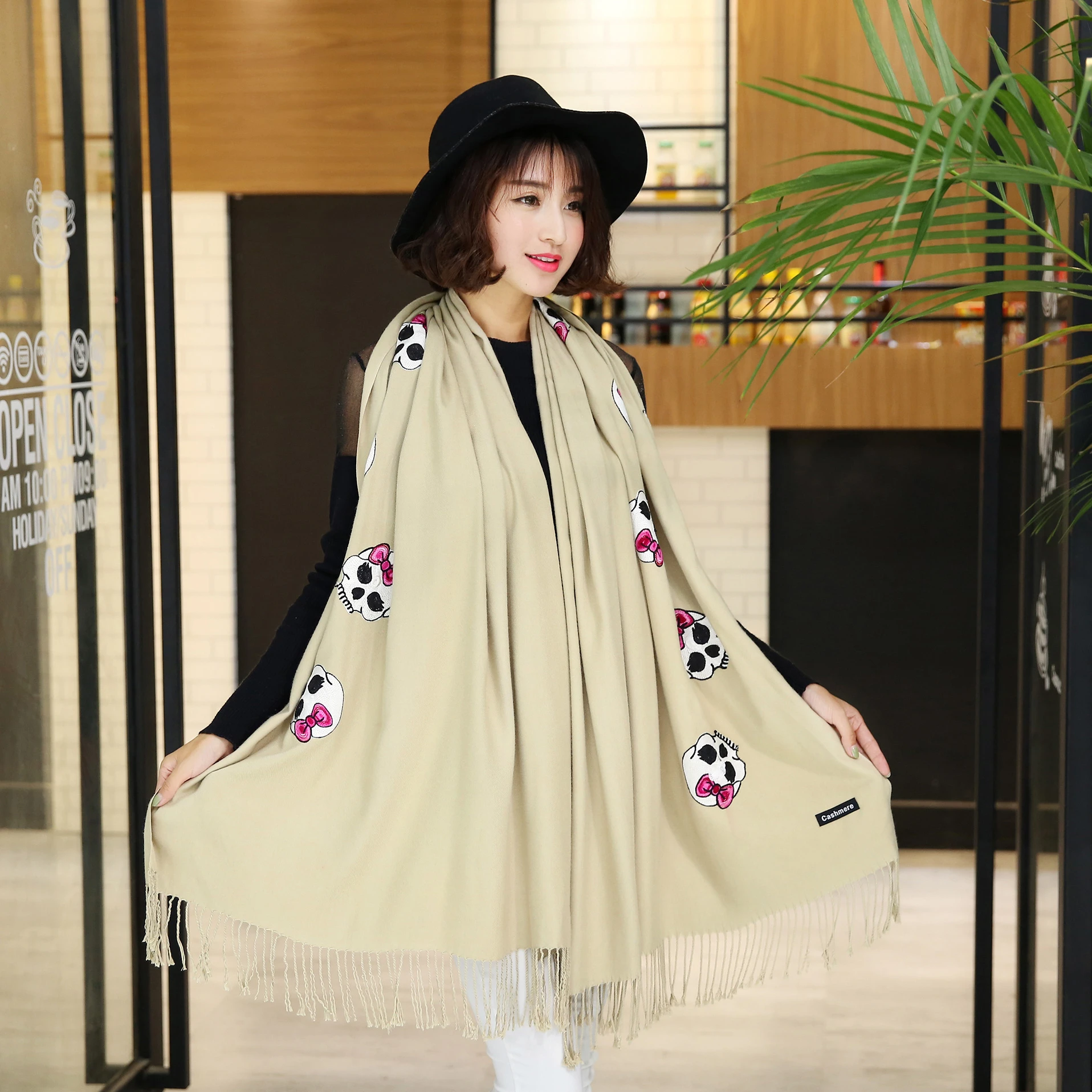 Luxury Fashion Female Autumn And Winter Warm Wrap Shawl Blanket Cashmere Cotton Solid Color Cute Skull Print Fringed Long Scarf