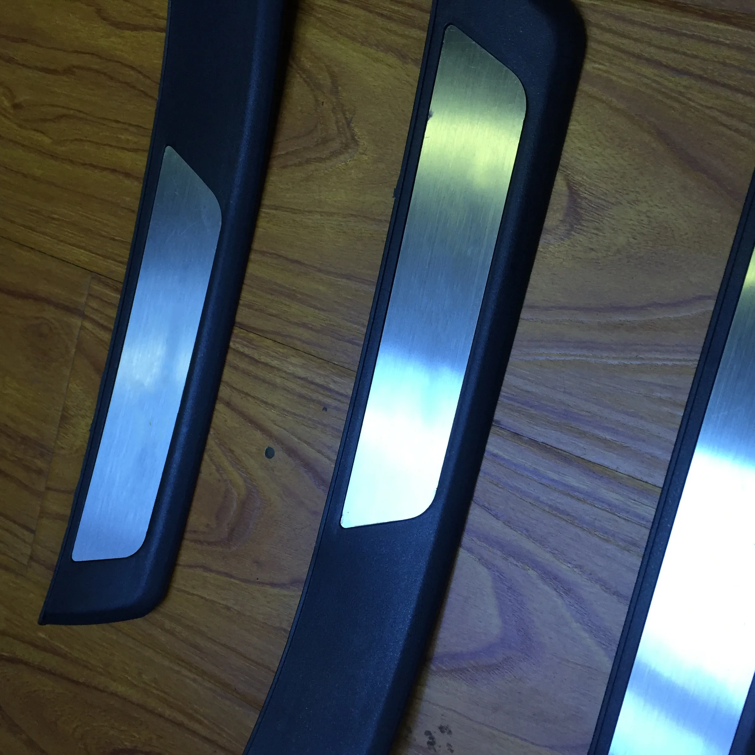 KQD wholesale factory hot selling High Quality Car Door Guard Car Door exterior door sill Protector For Fit 2014-on