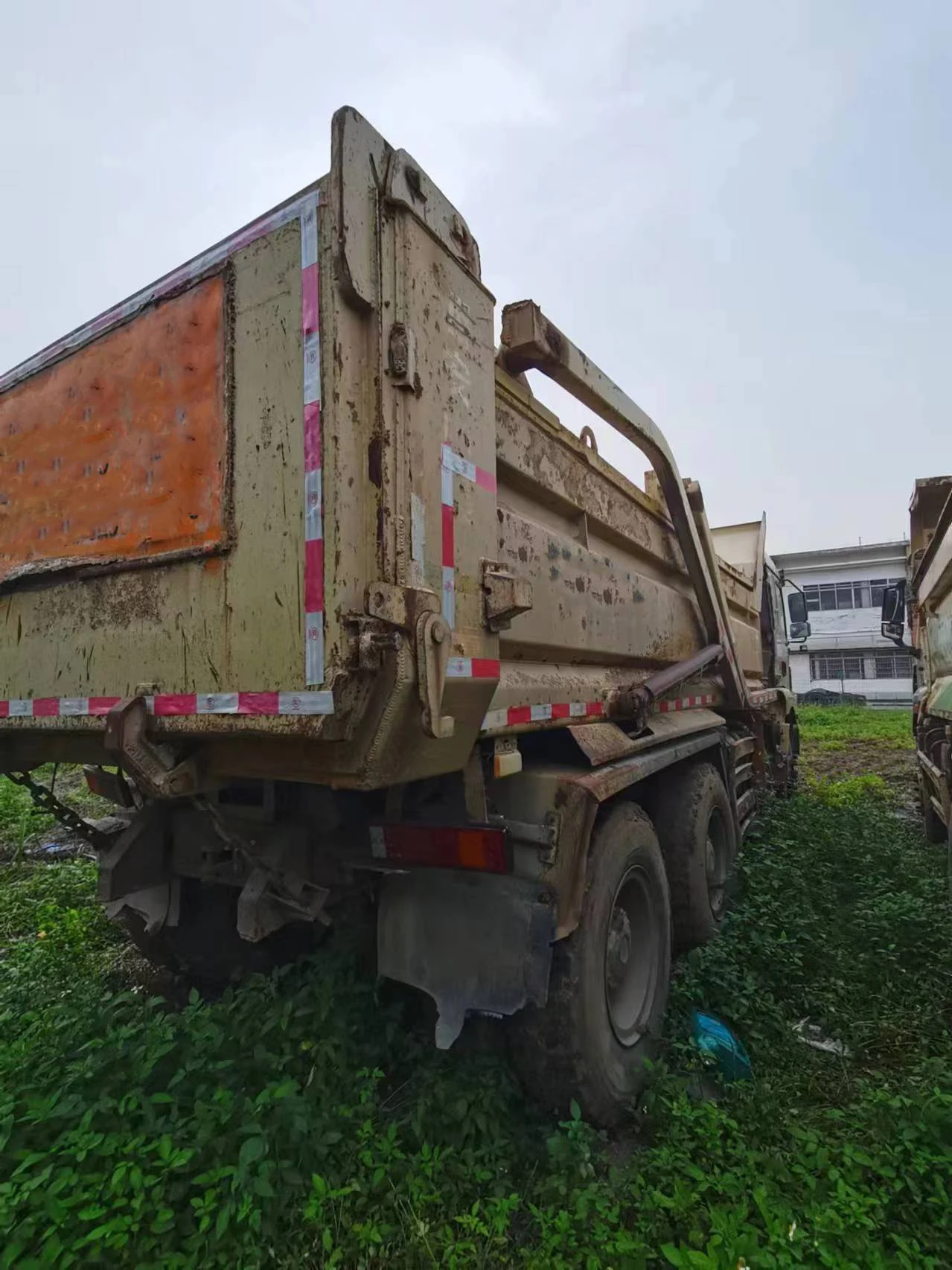 Good Condition Chian Used Sinotruck Shac man X3000 500 hp 6x4 10 Wheels Heavy Truck