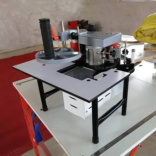  Автоматическая кромкооблицовочная машина