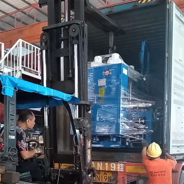 2023 factory promotional thick sole PVC sandal slipper making shoe machine