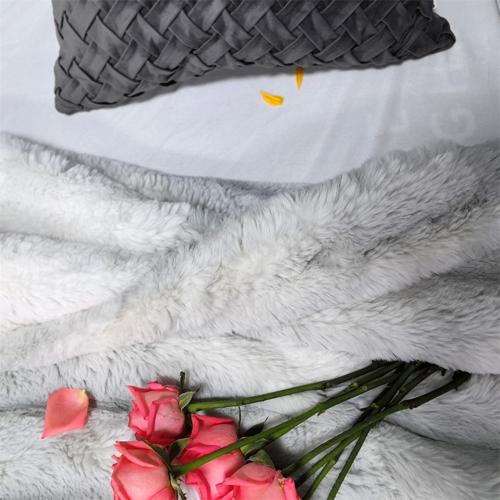 Factory Wholesale Customize Print Fluffy Throw Blanket Warm Bunny Fleece Portable Bed Blanket Fit Four Seasons