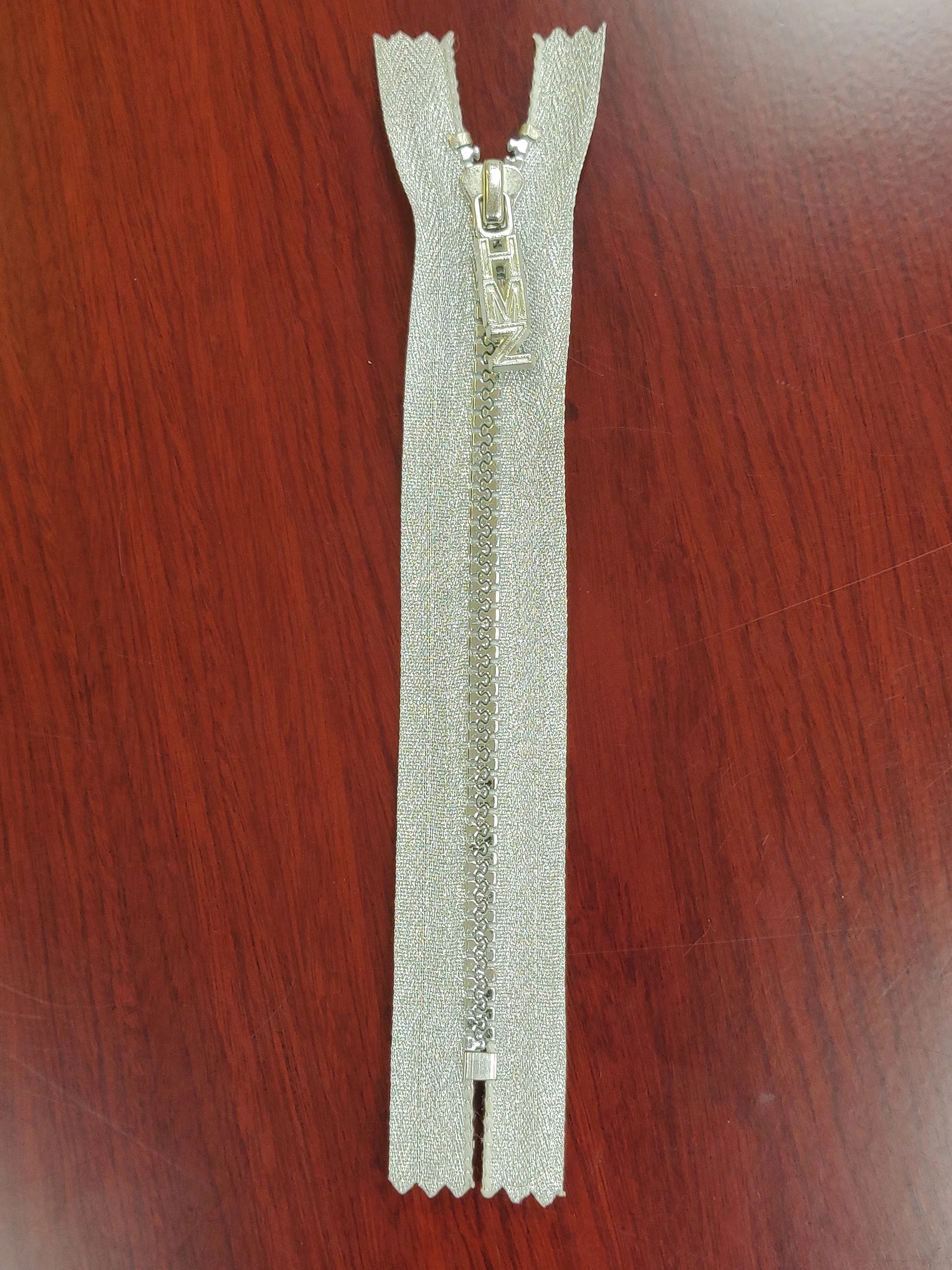 Provide high-quality multi-color nylon zipper nylon zipper