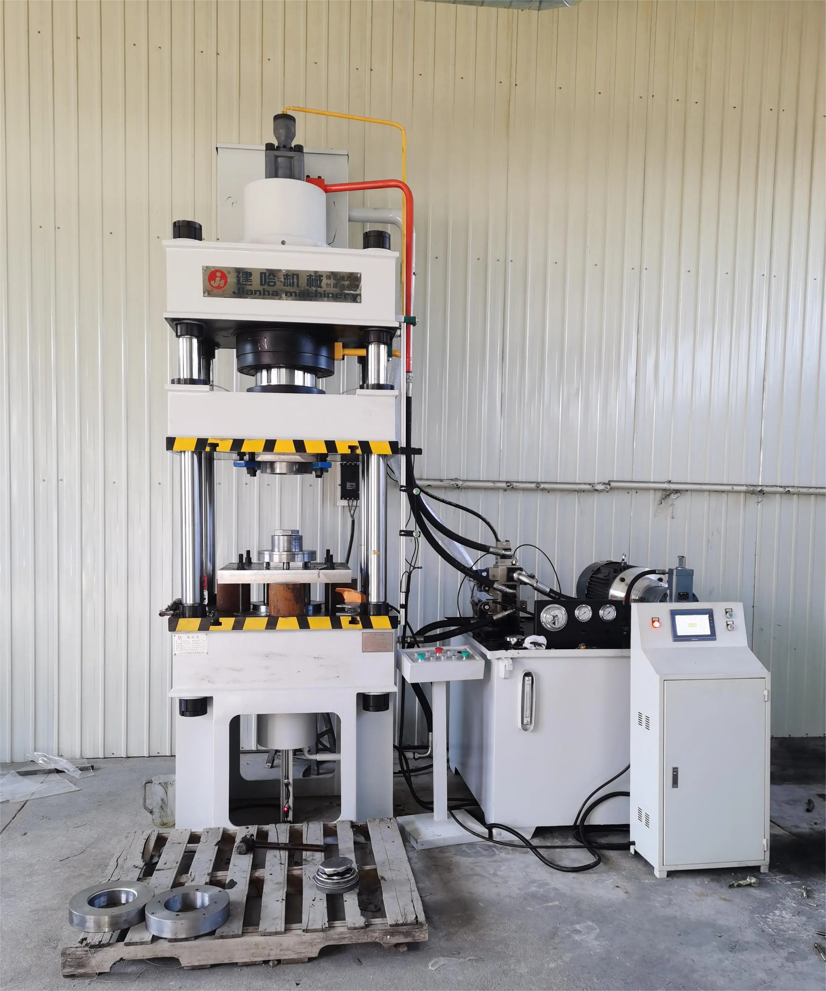 Гидравлический пресс с 4 колоннами для штамповки листового металла