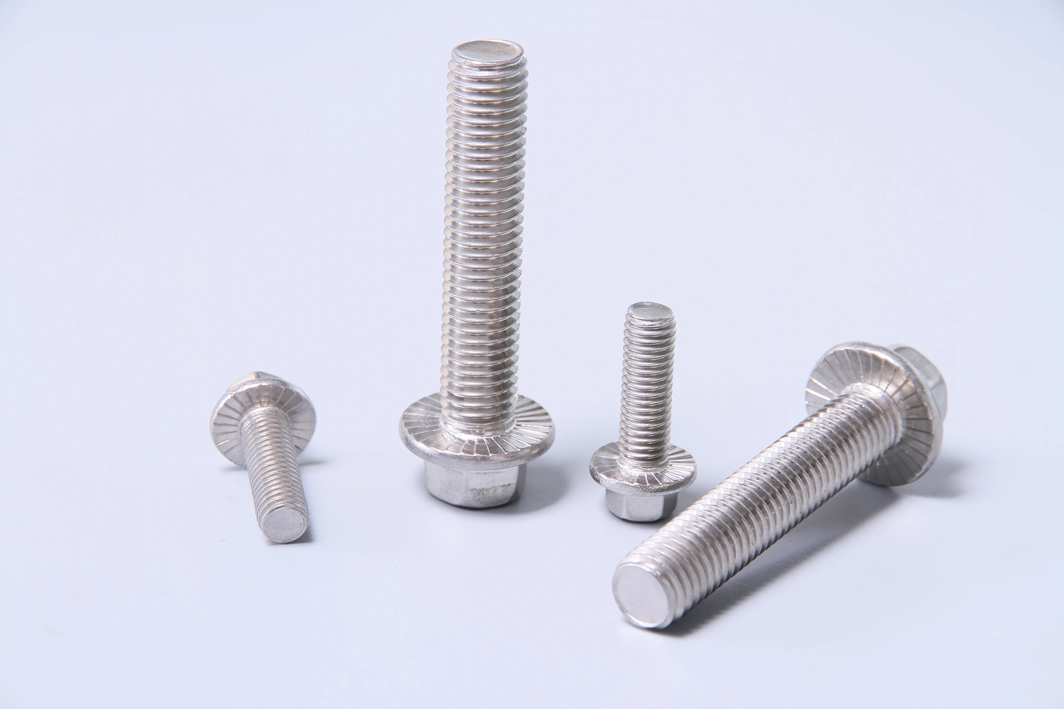 DIN6921 M8/M10/M12 Stainless Steel Full Thread Serrated Flanged Washer Hexagon Head Bolts with ANSI Standard Plain Finish