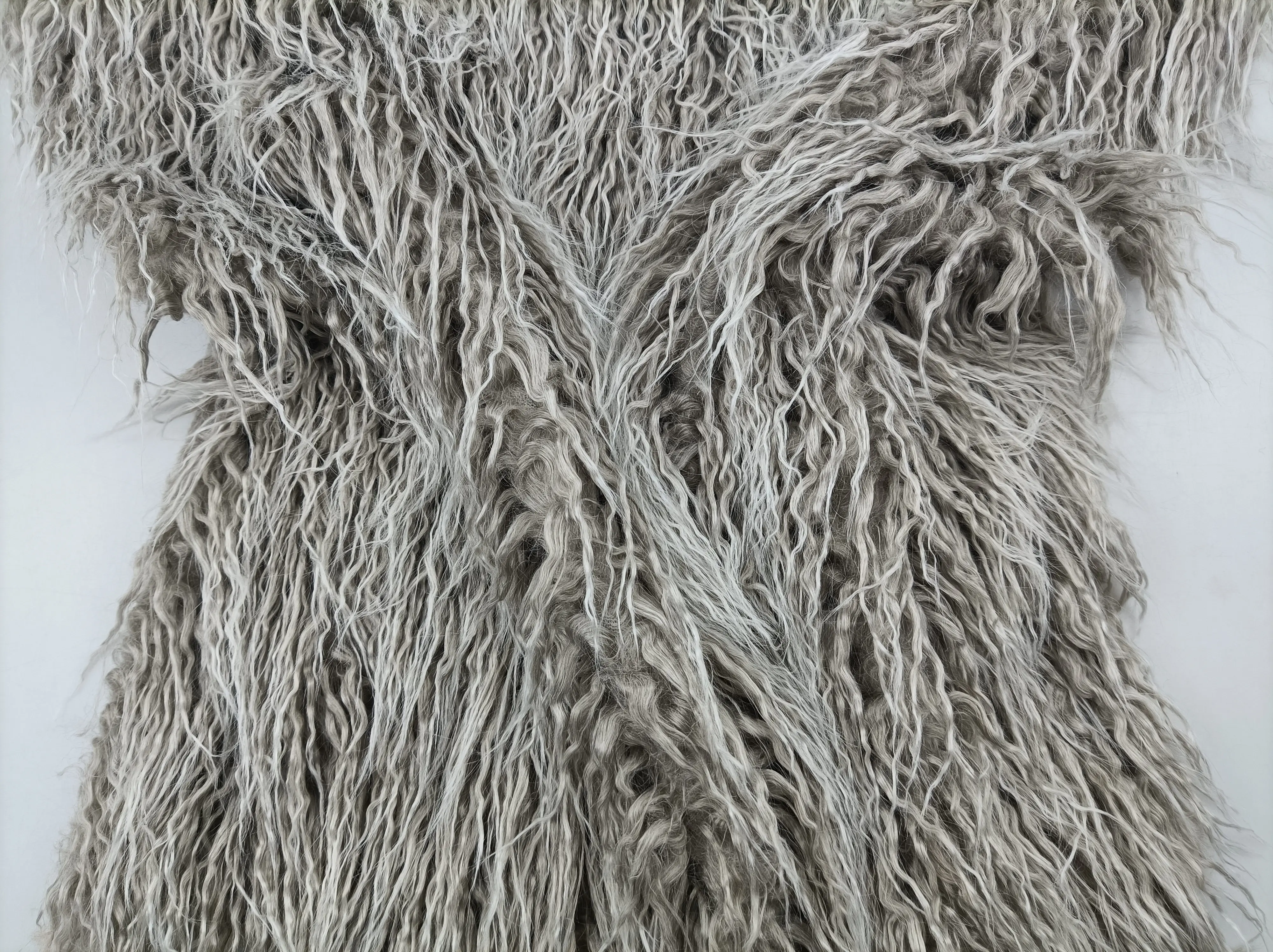 High Pile Mix Mongolian Sheep Faux Fur Fabric Luxurious for Garment/Hometextile/Toys