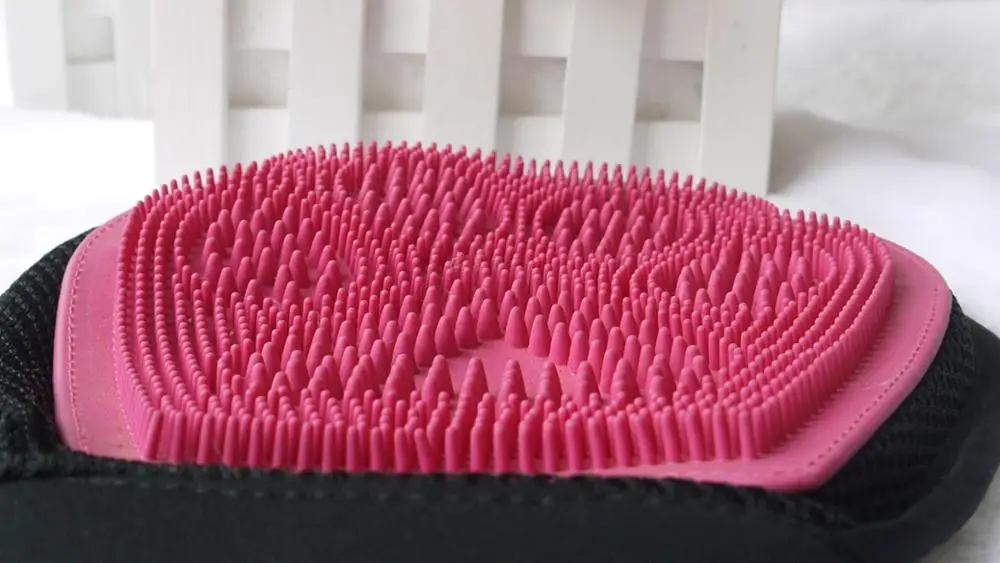 Pets Microfiber Rubber Bristle Shampoo Wash Dog Cat Massaging Bath Mitt