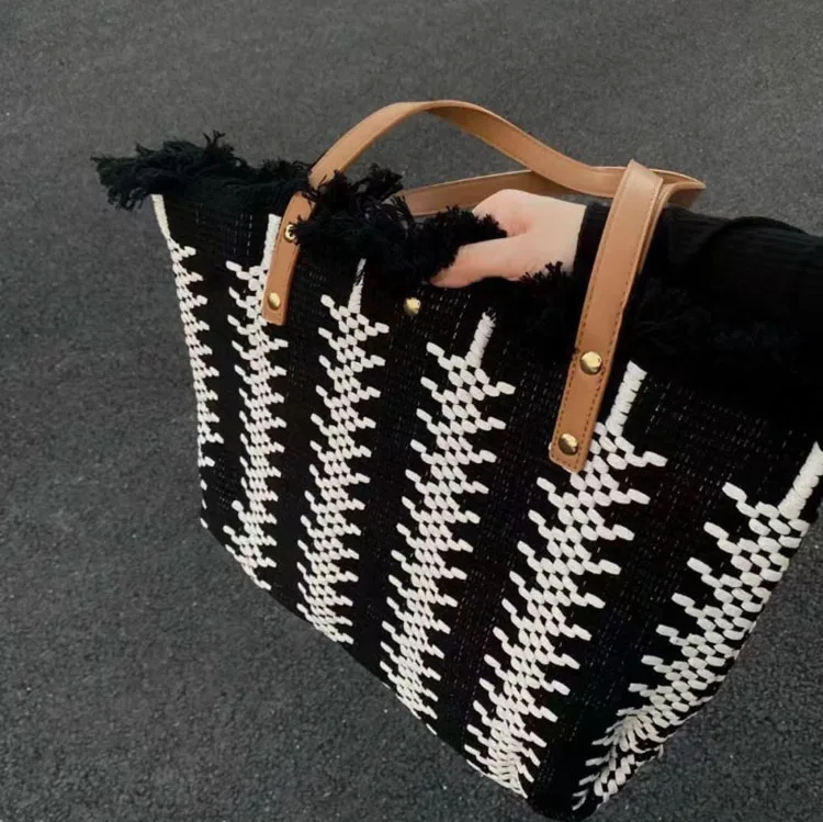 2025 hot sale design handmade woven knitted stripe tote bag Summer Large Capacity Tassel Shoulder Bag for Women