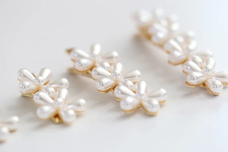 Fashion Flower Hairpin Pearl Duckbill Clip Girl Bangs Clip Daisy Style Hair Clip for Women Girls