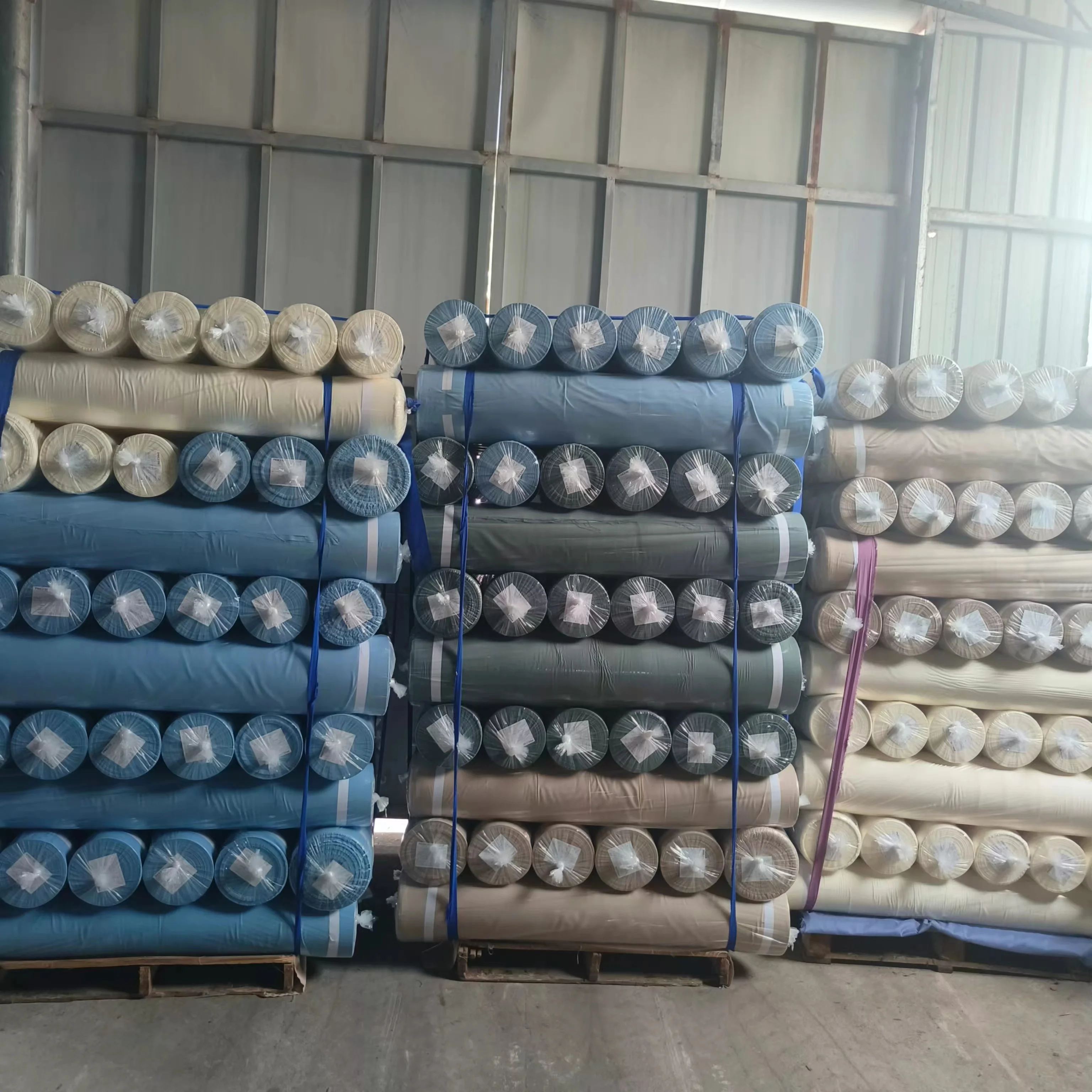Plain Dyed Fabric  Texture Good Fastness 100% poly micro fabric in rolls